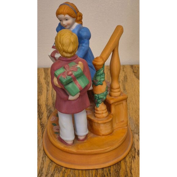 Christmas Memories 1984 Plate & Figurine Set - Fourth Edition By Avon Products - - Picture 10 of 10